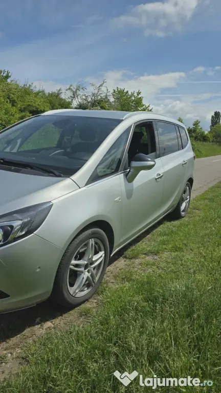 Opel zafira 2014 autoturism