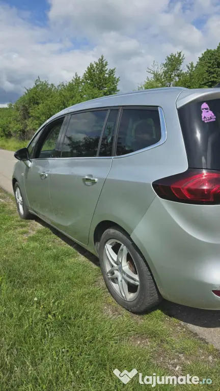 Opel zafira 2014 autoturism