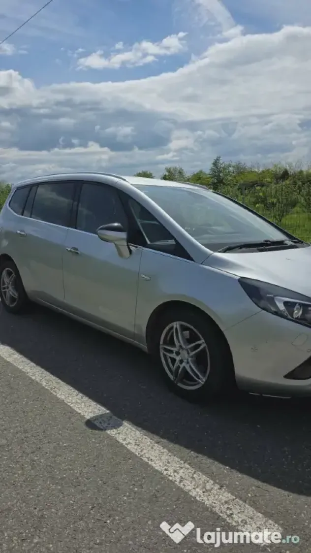 Opel zafira 2014 autoturism