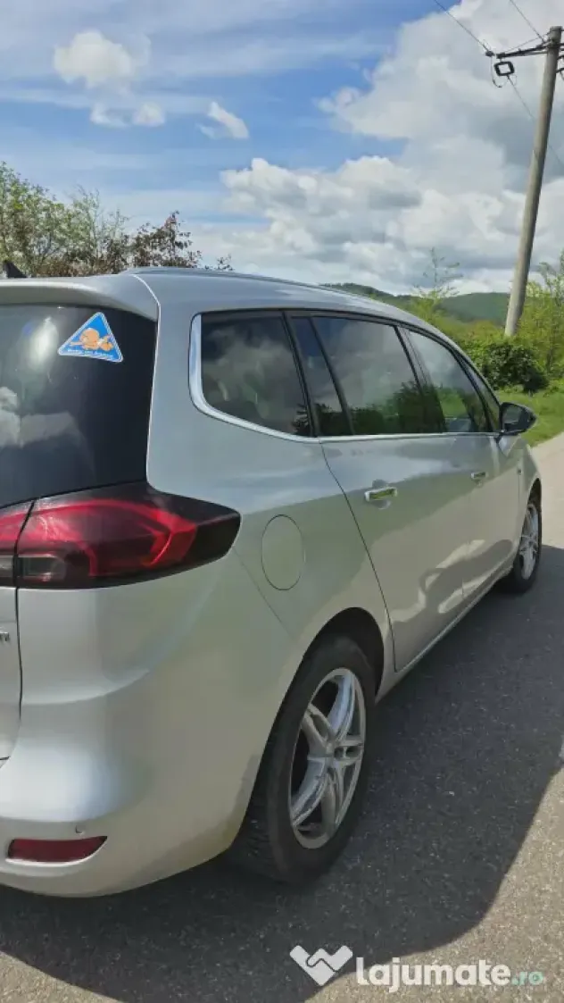 Opel zafira 2014 autoturism