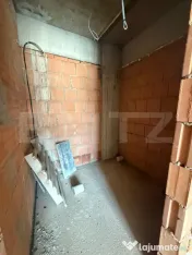 Apartament 3 camere, 2 bai, decomandat, etaj intermediar, zo 