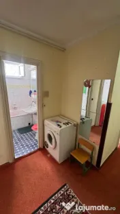 Ap 2 camere decomandat, etaj 3 – Precista, zona Școala 10, 49 000 Euro 