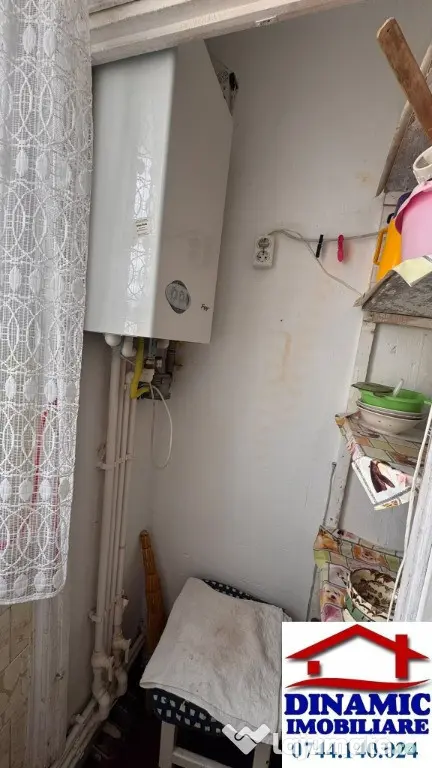 Ap 2 camere decomandat, etaj 3 – Precista, zona Școala 10, 49 000 Euro
