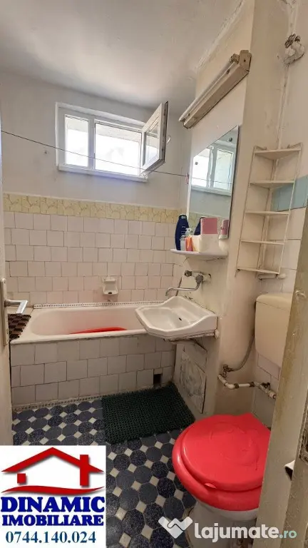 Ap 2 camere decomandat, etaj 3 – Precista, zona Școala 10, 49 000 Euro