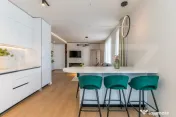 Apartament 3 camere, 95mp, 2 parcari, terasa, zona UMF 