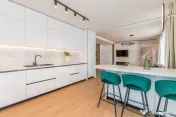 Apartament 3 camere, 95mp, 2 parcari, terasa, zona UMF 