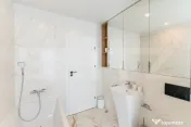 Apartament 3 camere, 95mp, 2 parcari, terasa, zona UMF 