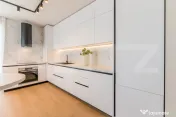 Apartament 3 camere, 95mp, 2 parcari, terasa, zona UMF 