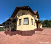 Casă premium perfectă pentru familie , cu garaj și grădi 