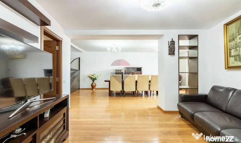 Apartament 4 camere de vanzare la Unirii, 3xparcare, boxa...