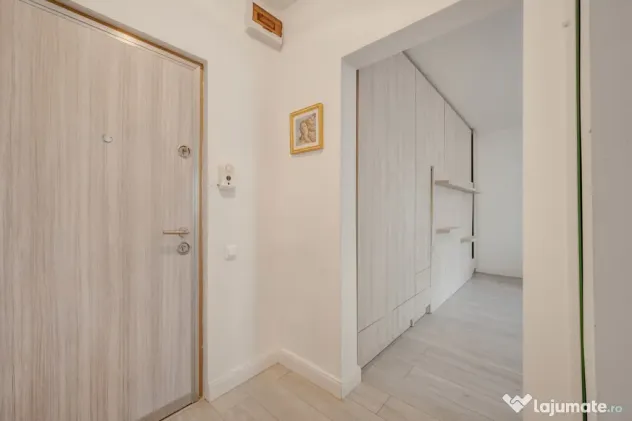 Garsoniera in bloc mixt, adiacent Nerva Traian, decomandata