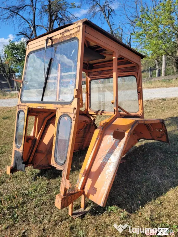 Cabină tractor U445