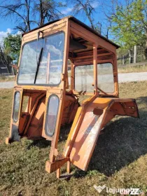 Cabină tractor U445