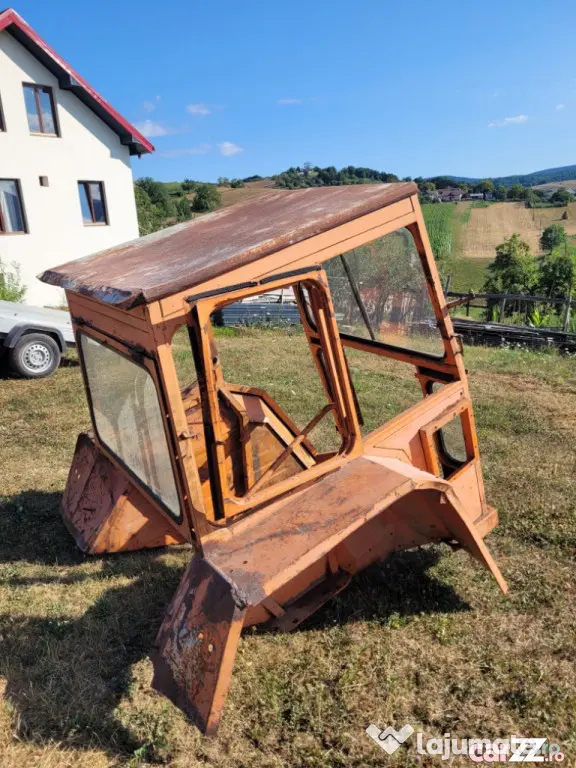Cabină tractor U445