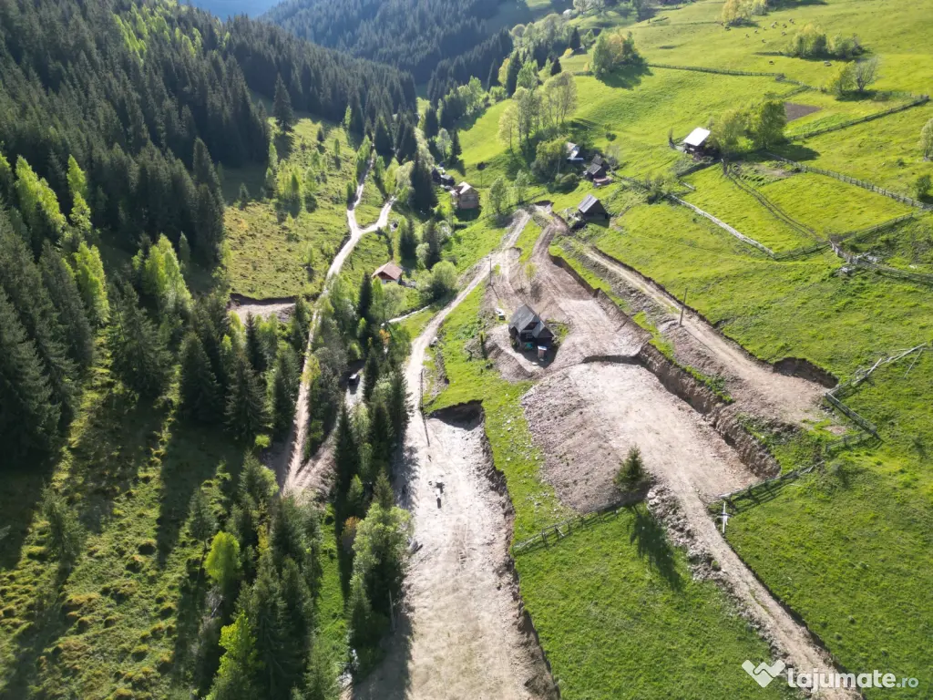 Vând teren intravilan in Băișoara
