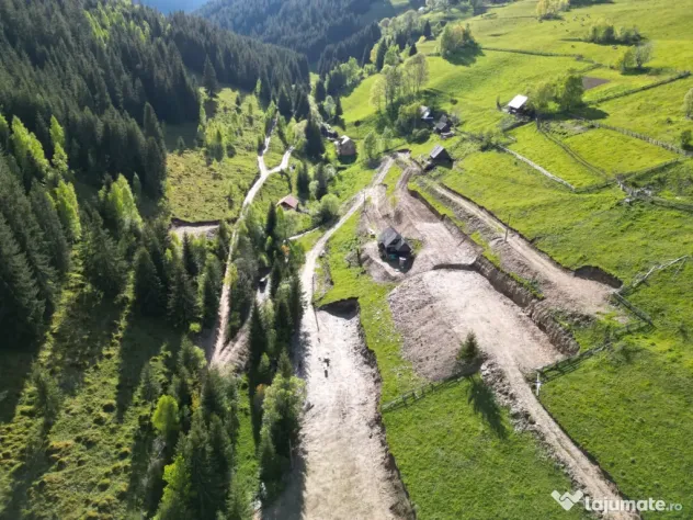 Vând teren intravilan in Băișoara