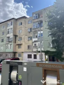 Vând garsoniera în Comănești, Jud.BC