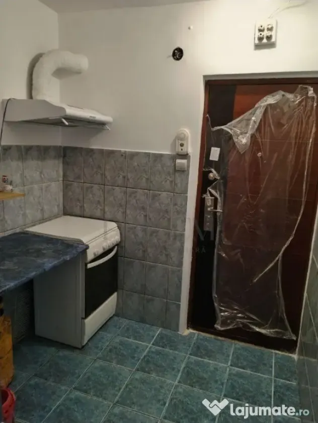 COMPLEX - AP 1 CAMERA - mobilat, utilat, etaj intermediar