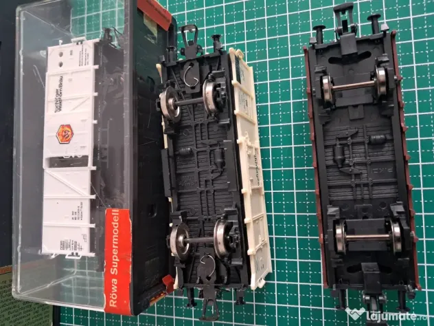 Locomotiva Liliput BR52 DB H0 DC analog, fara mufa digitala si vagoane marfa