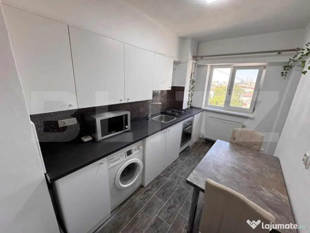 Apartament 2 camere decomandate Central , Piata Mare