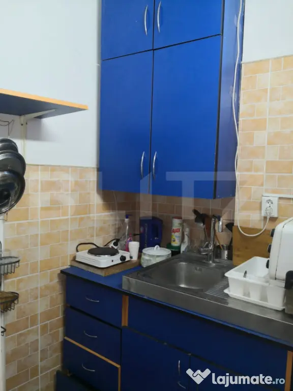 Garsoniera la casa cu curte si terasa in zona Centrala