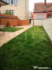 Garsoniera la casa cu curte si terasa in zona Centrala 