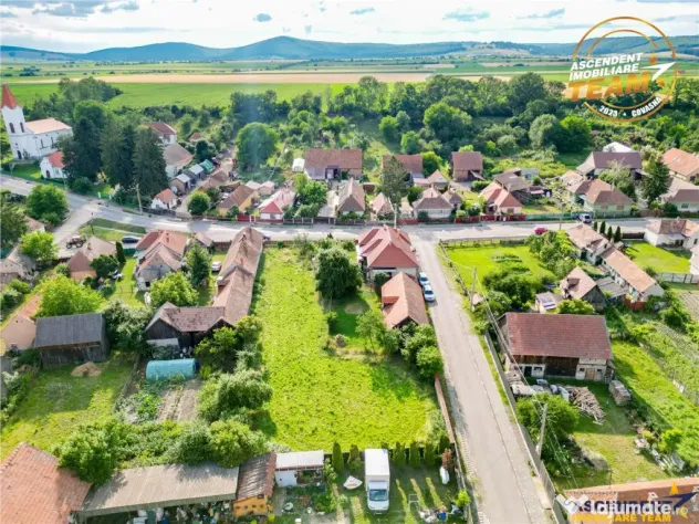 FILM Tur 3D! Casa traditionala, cu aproape 2.000mp teren, Il