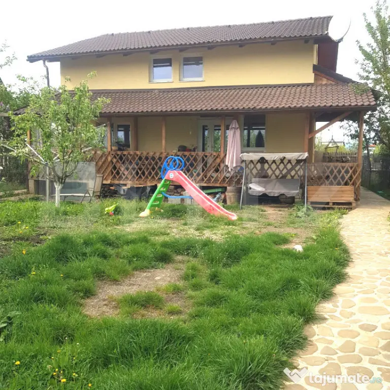Casă deosebită din lemn masiv de stejar | 125 mp utili | T