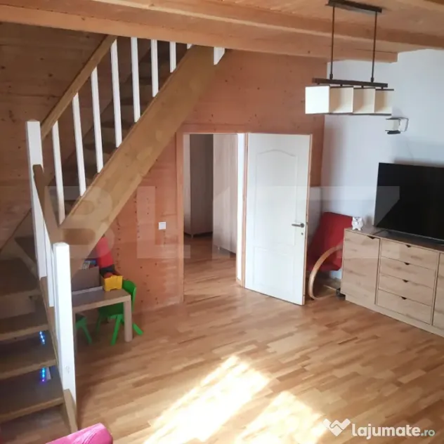 Casă deosebită din lemn masiv de stejar | 125 mp utili | T