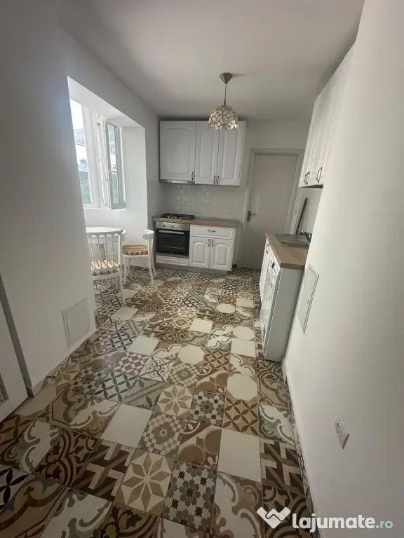 ÎNCHIRIEZ apartament 3 camere ATENEU! Cișmigiu
