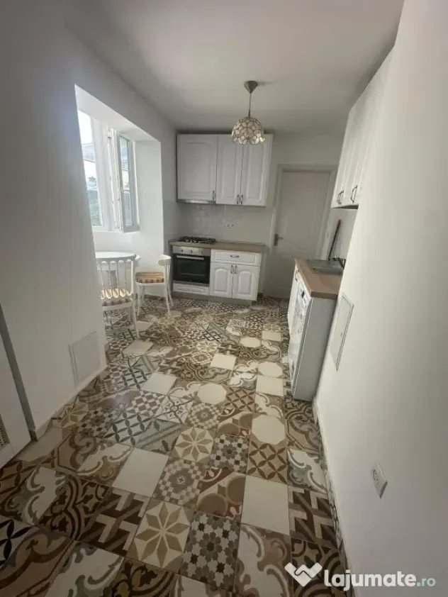 ÎNCHIRIEZ apartament 3 camere ATENEU! Cișmigiu