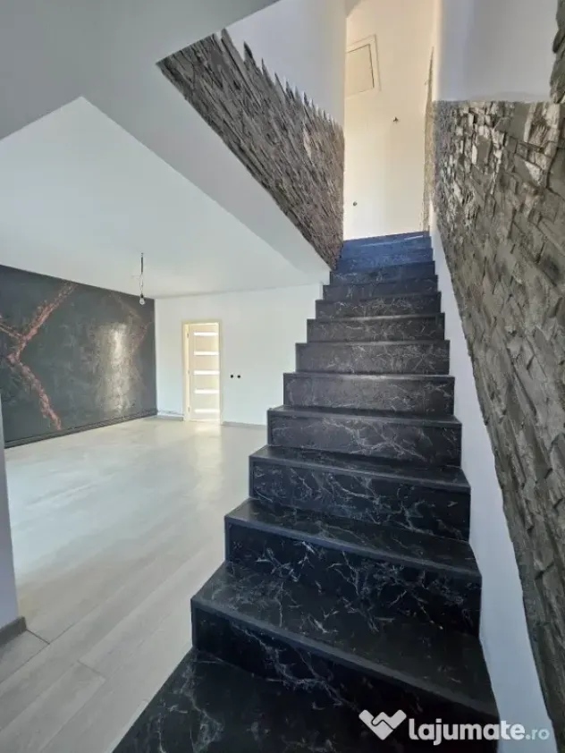 Casa P+M Pitesti, parte din duplex, 138000 EURO