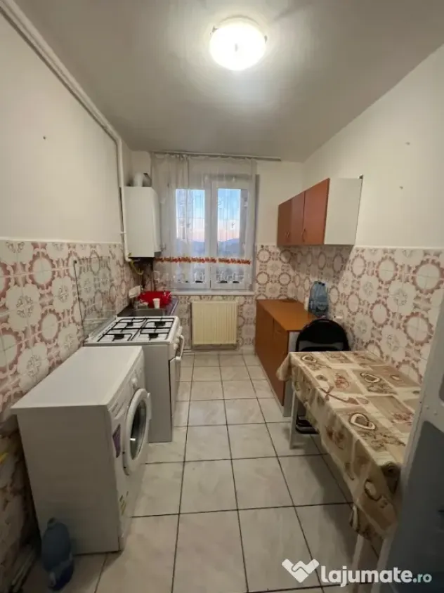 inchiriez apartament 2 camere