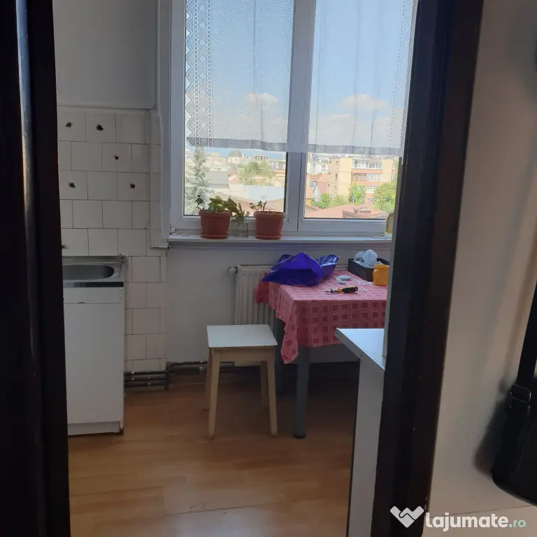 Apartment 2 camere decomandate în Tractorul