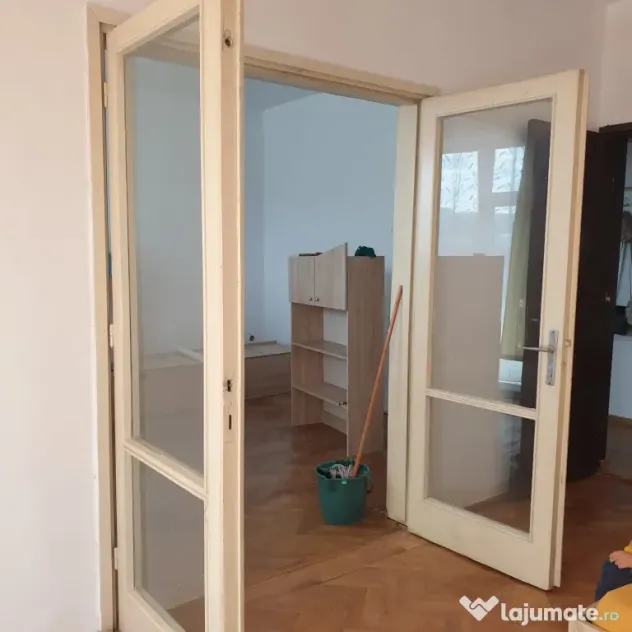 Apartment 2 camere decomandate în Tractorul