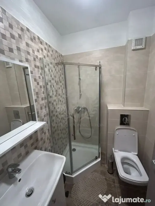 3 CAMERE//MRS SMART//LOC DE PARCARE