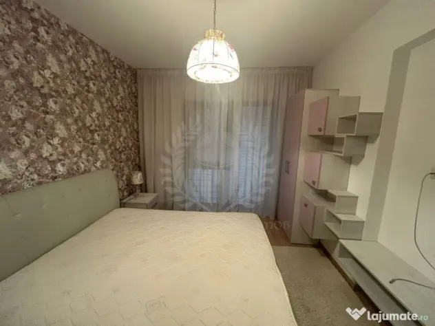 3 CAMERE//MRS SMART//LOC DE PARCARE
