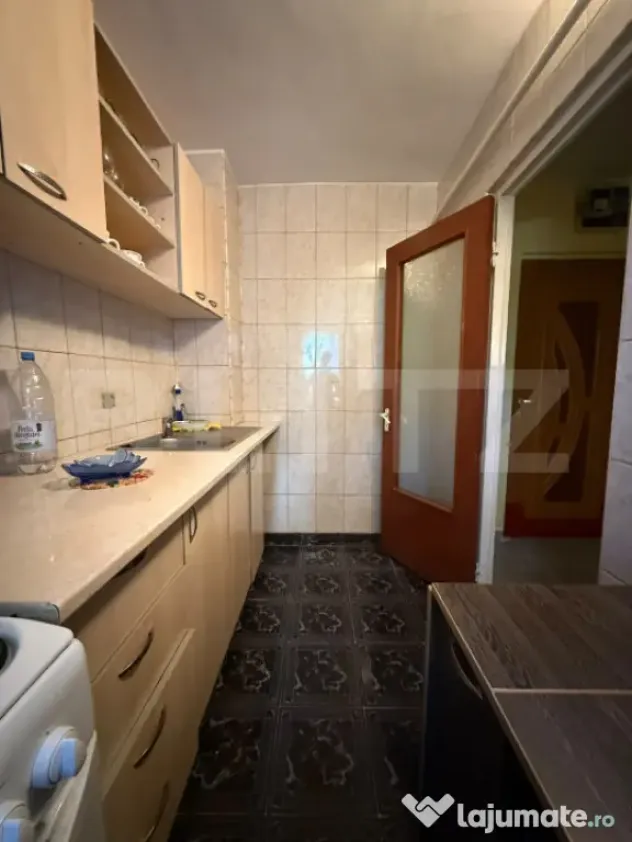 Apartament de vanzare, 2 camere decomandat, parter, Micro 13