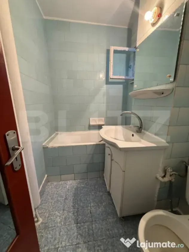 Apartament de vanzare, 2 camere decomandat, parter, Micro 13