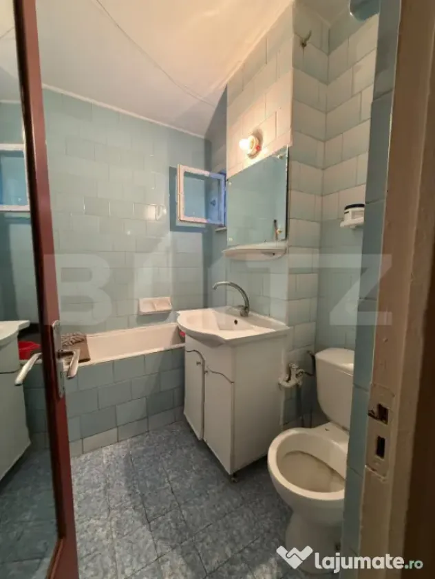 Apartament de vanzare, 2 camere decomandat, parter, Micro 13