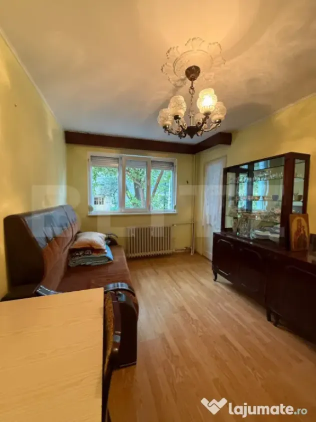 Apartament de vanzare, 2 camere decomandat, parter, Micro 13