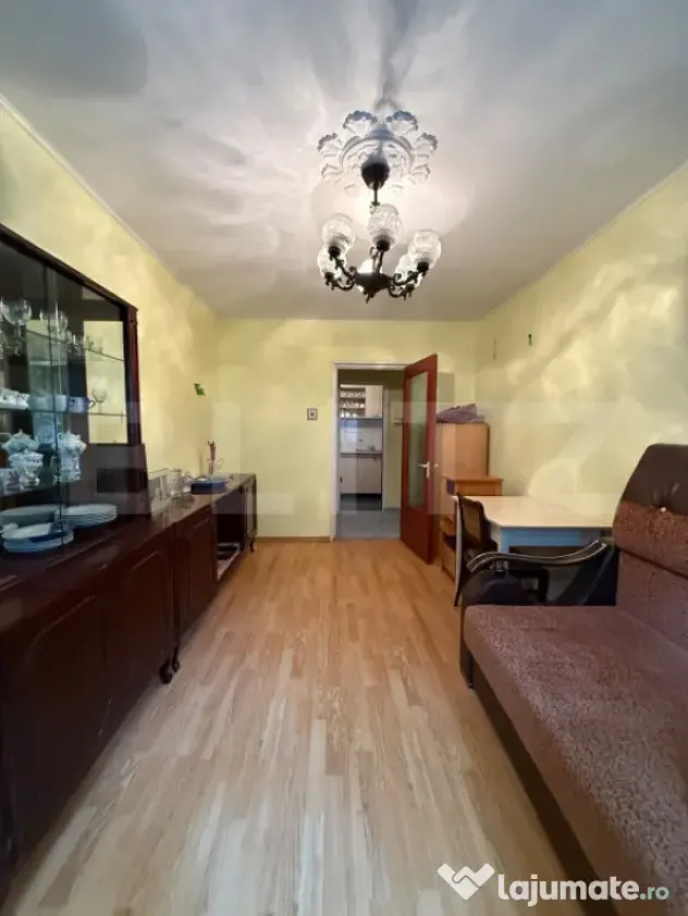 Apartament de vanzare, 2 camere decomandat, parter, Micro 13