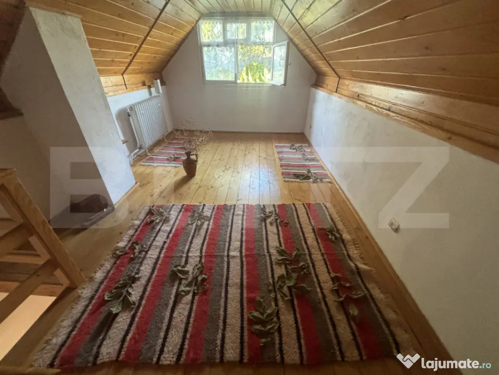 Casă de vânzare 77mp utili, teren 10 ari , zona Viile Satu