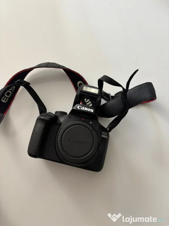 Camera foto Canon EOS4000D+Obiectiv Canon EF-S 18-55mm III