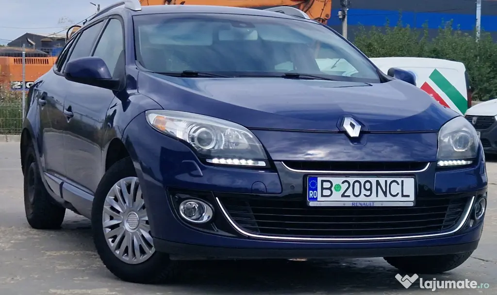 Renault Megane 3, motor 1.5 DCI, 110cp, an. 2013 Full Option