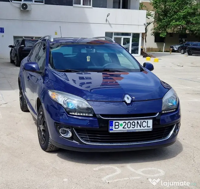 Renault Megane 3, motor 1.5 DCI, 110cp, an. 2013 Full Option