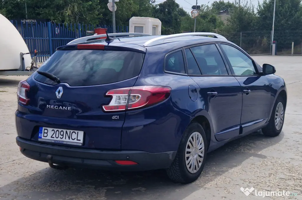 Renault Megane 3, motor 1.5 DCI, 110cp, an. 2013 Full Option