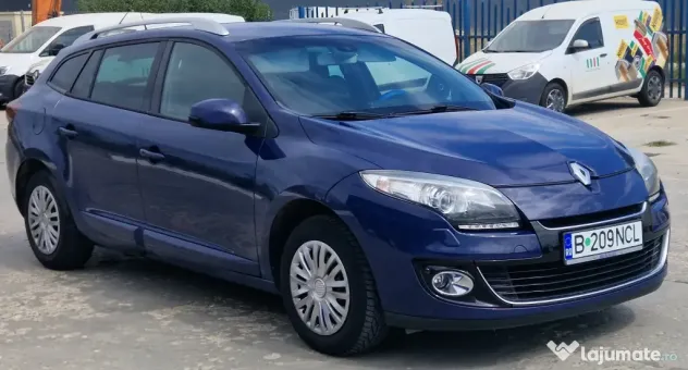 Renault Megane 3, motor 1.5 DCI, 110cp, an. 2013 Full Option
