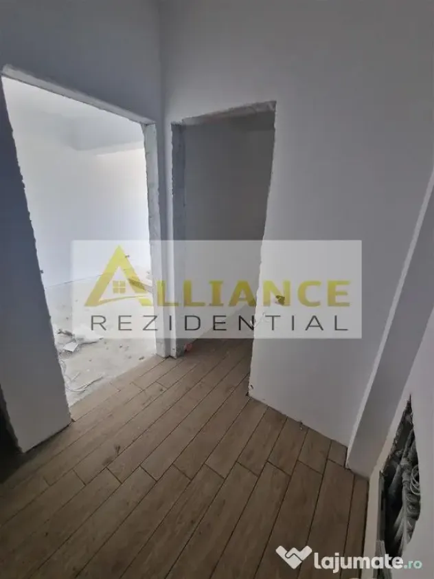 Young Residence 2 cam 64 mp la 10 min metrou