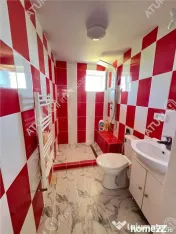 Casa individuala cu 3 camere 3 bucatarii pivnita in Poplaca